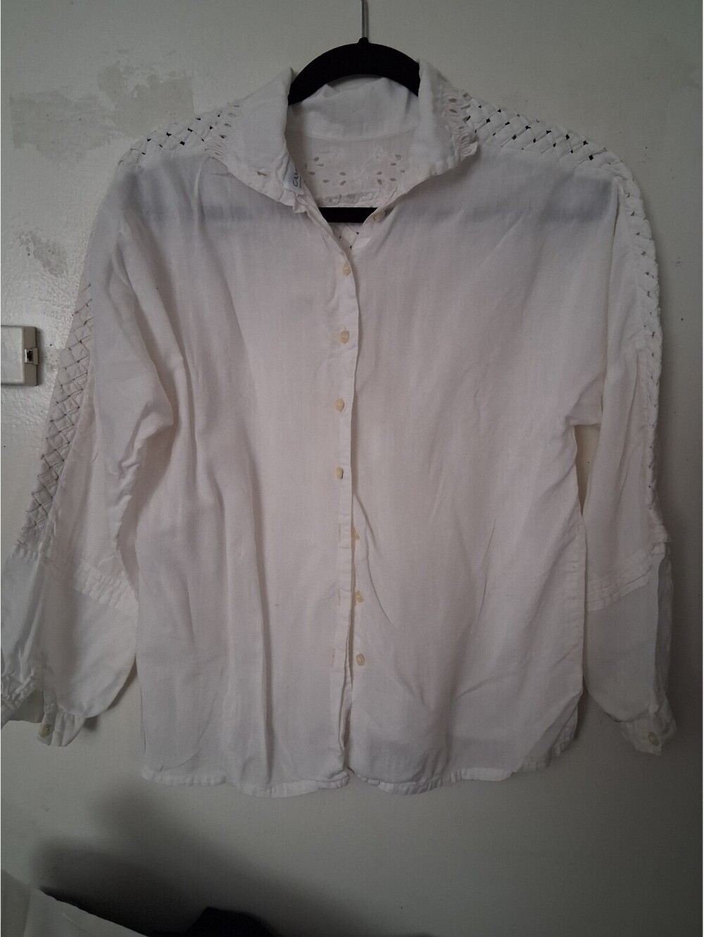 Cambridge White Button-Up Blouse with Embroidered Details and s Size 10